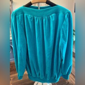 Vintage 70’s Sears Women’s Vibrant Teal Velour Long Sleeve Top EUC Size XL